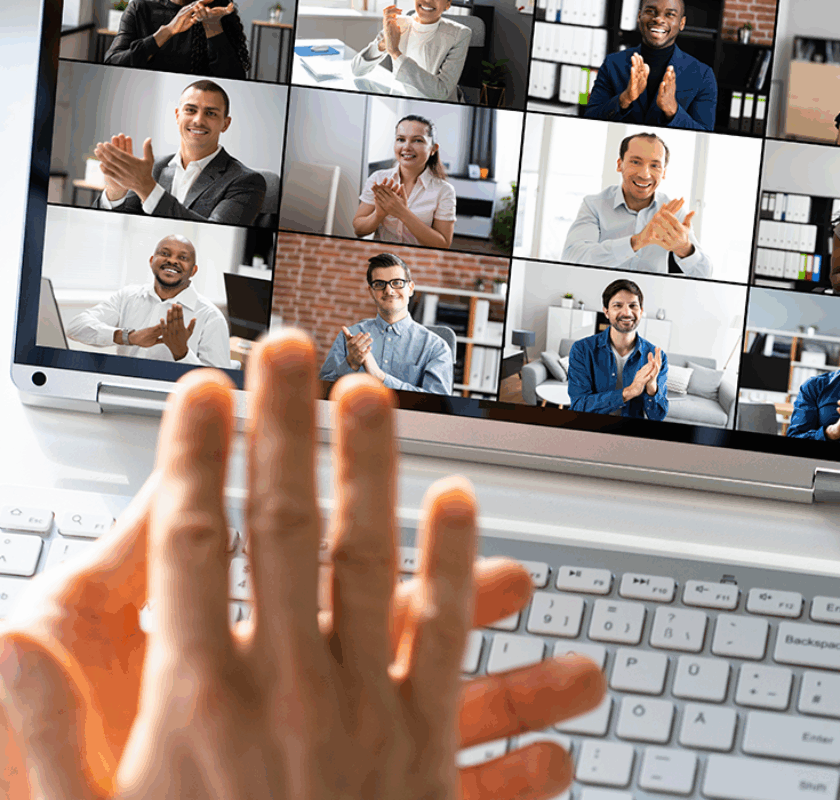 Treinamentos híbridos: combine o melhor do online e do presencial para maximizar o impacto
